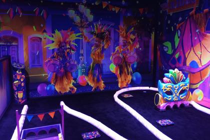 Sla een balletje bij GlowGolf®